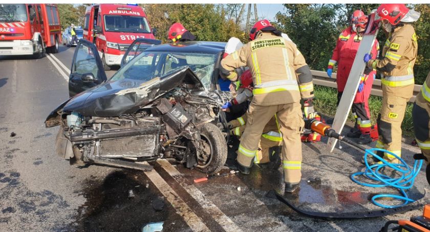 Wypadek na DW 348 - trwa akcja ratunkowa