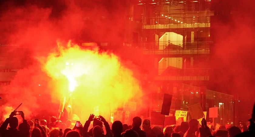 Zamieszki i totalny paraliż miasta