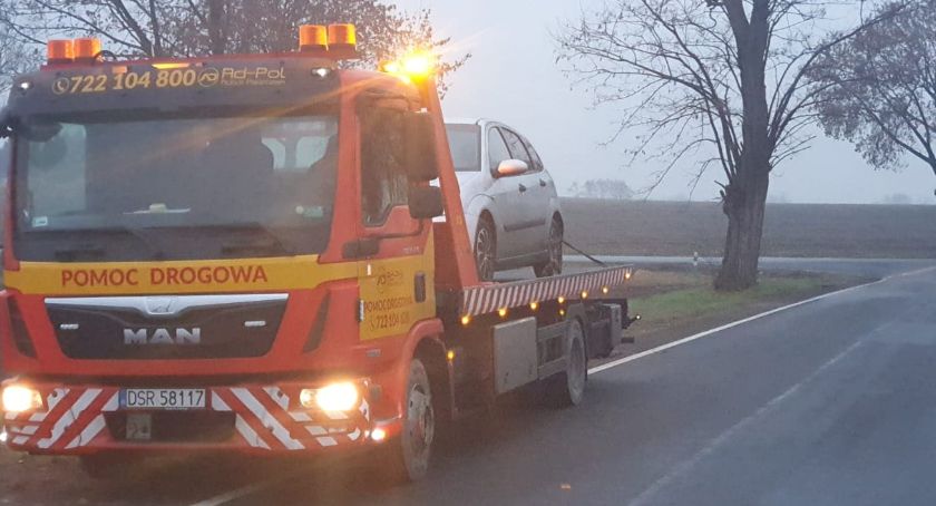 Utrudnienia na drodze między Pietrzykowicami a Sadkowem