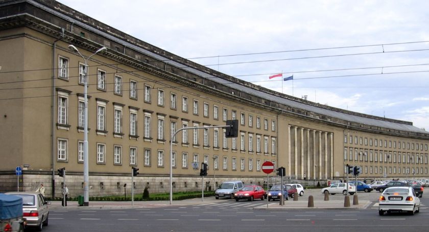 Alarm bombowy w urzędzie wojewódzkim. Pracownicy nie mogli wejść do środka