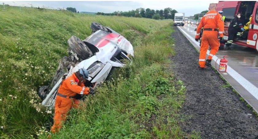 Zderzenie dwóch busów na 145 km autostrady A4 w kierunku Wrocławia