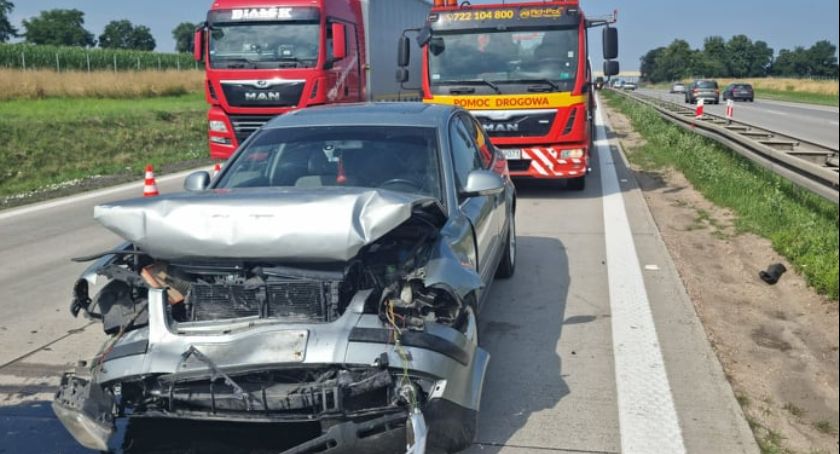 Zderzenie trzech aut osobowych na 146 km Autostrady A4
