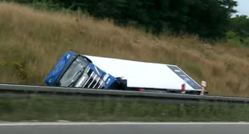 UWAGA! Autostrada A4 w kierunku Wrocławia będzie zamknięta. Zaplanowano usuwanie skutków wtorkowego wypadku
