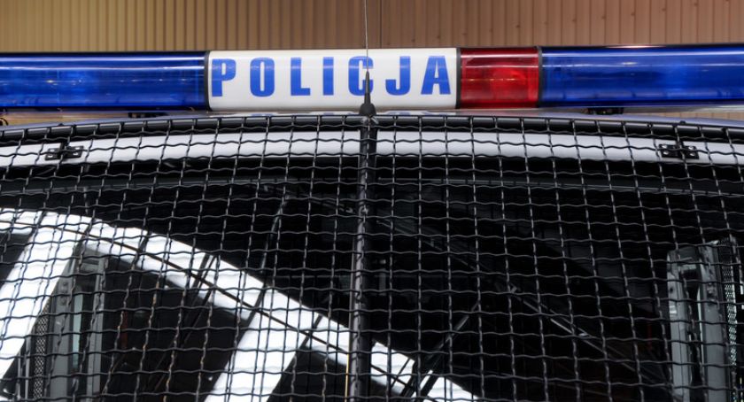 Dwóch młodych mężczyzn brutalnie pobiło 68-latka, bo zwrócił im uwagę