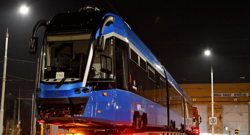 Pierwsza GAMMA jest już we Wrocławiu. Nowy pojazd na wrocławskie torowiska wyjedzie jeszcze w tym roku