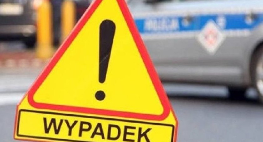 Pijany 16-latek doprowadził do groźnego wypadku przy ulicy Wińskiej we Wrocławiu. Do szpitala trafiło dwóch pasażerów - zdjęcie poglądowe