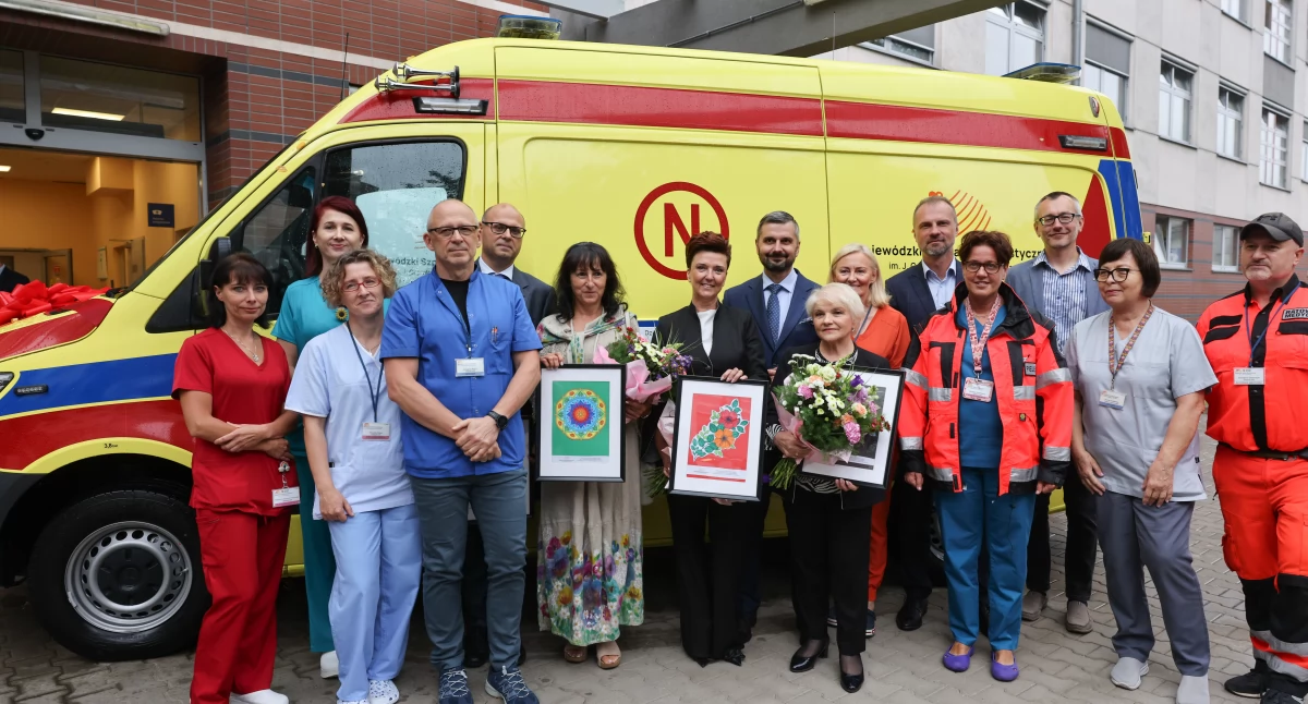 24wroclaw, karetka Wojewódzkim Szpitalu Specjalistycznym Gromkowskiego Wrocławiu - zdjęcie, fotografia
