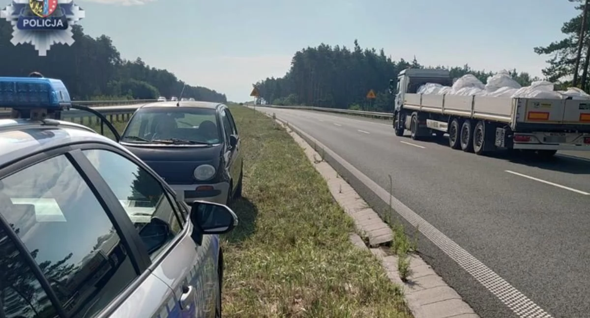 Interwencje, Policjanci zatrzymali latka który jechał drogą ekspresową prąd - zdjęcie, fotografia