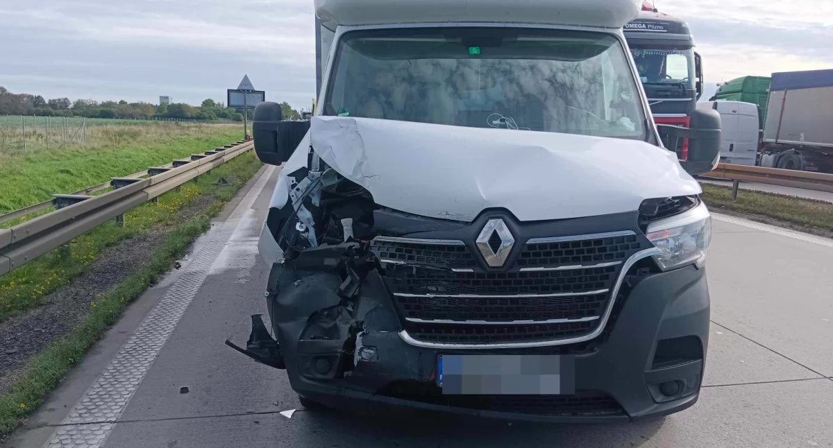 Autostrada A4, Obywatel Ukrainy najechał ciężarówki Uwaga utrudnienia kierunku Zgorzelca - zdjęcie, fotografia