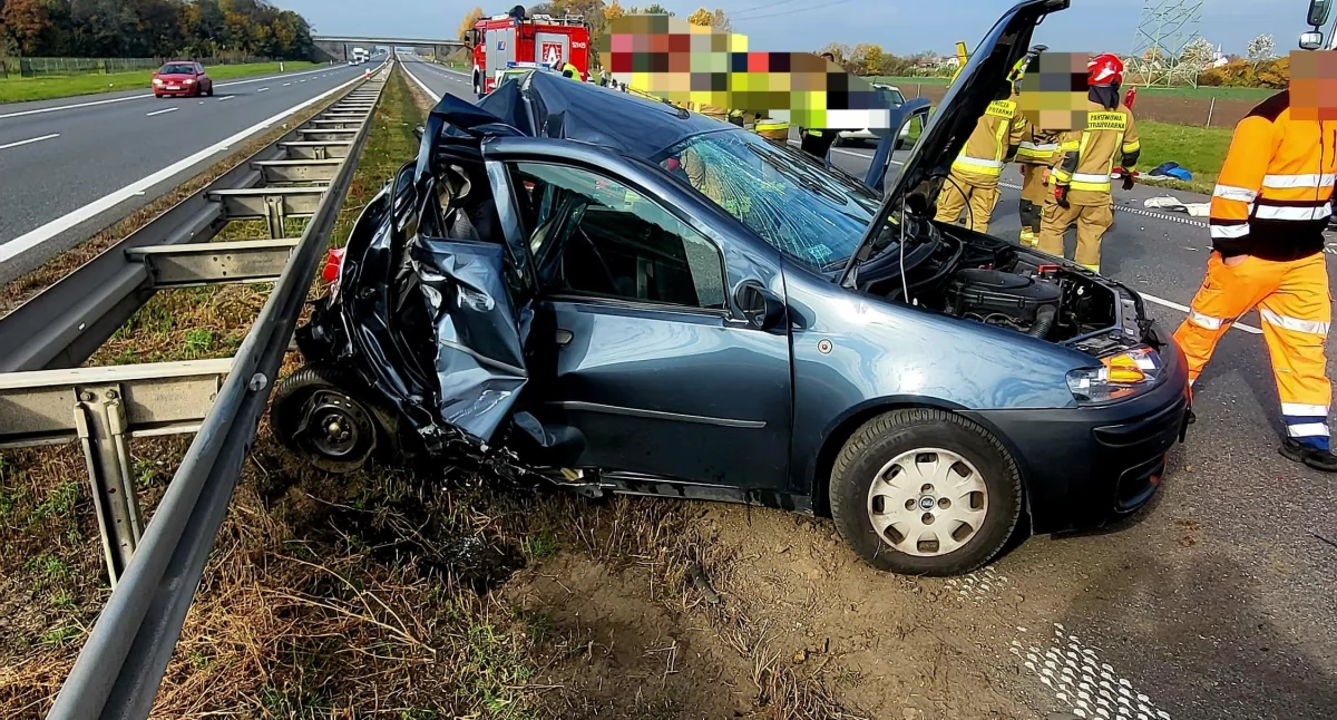 Autostrada A4, Wypadek udziałem dwóch osobówek ciężarówki kierunku Wrocławia Jedna osoba ciężko ranna - zdjęcie, fotografia