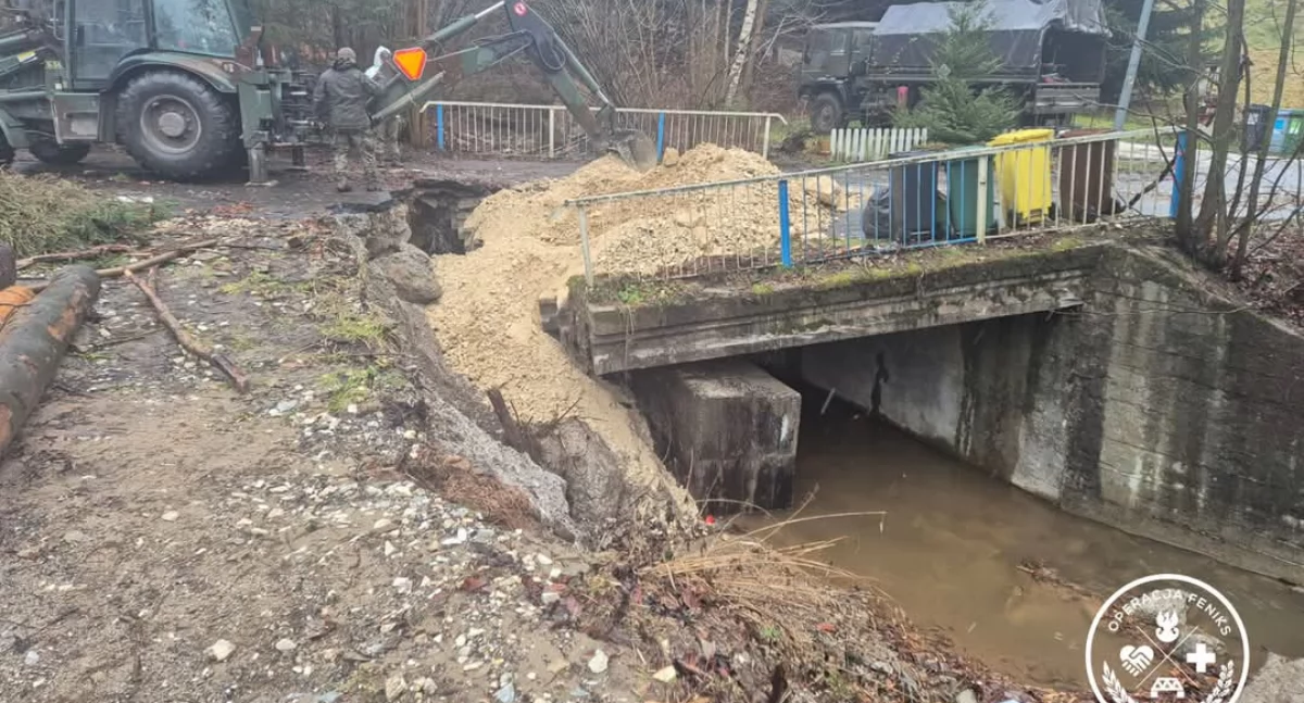 24wroclaw, Saperzy Pułku Niska pomogli naprawić Młynowcu - zdjęcie, fotografia