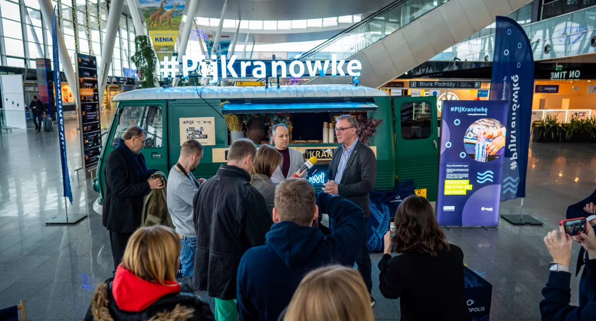 24wroclaw, Współpraca Portu Lotniczego Wrocław MPWiK ramach kampanii #PijKranówkę - zdjęcie, fotografia