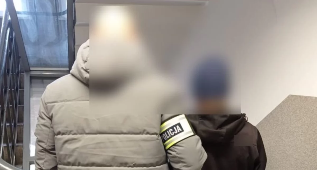 Interwencje, Włamał kwiatomatu skradzione bukiety rozdawał przypadkowym kobietom - zdjęcie, fotografia