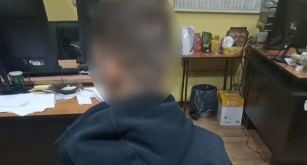 Interwencje, latek wypłacał pieniądze podstawie skradzionych kodów Przed policją schował łóżkiem - zdjęcie, fotografia