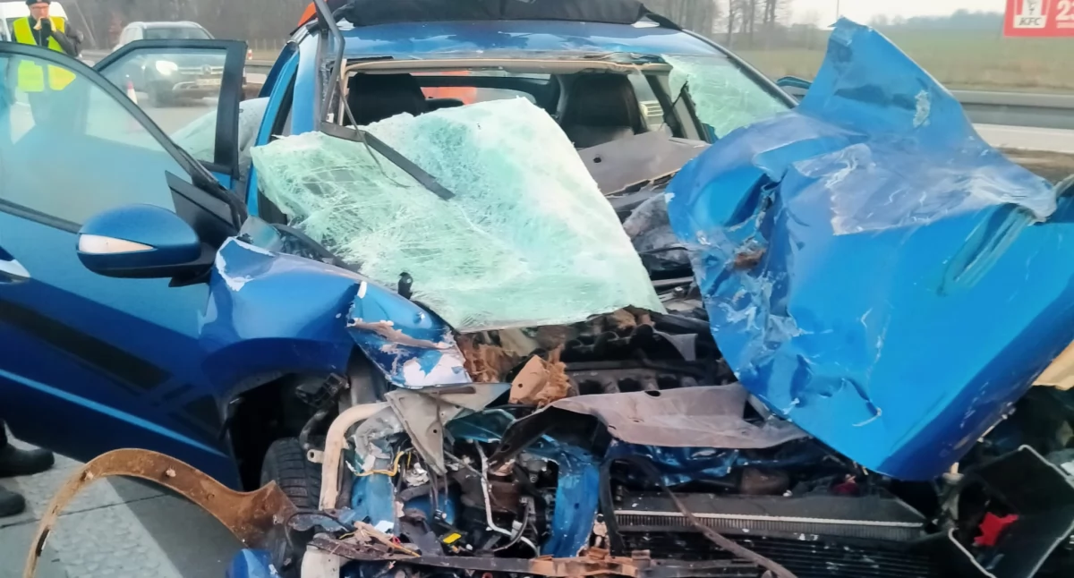 Autostrada A4, włos tragedii Osobówką uderzył ciężarówki Groźna kolizja kierunku Zgorzelca - zdjęcie, fotografia