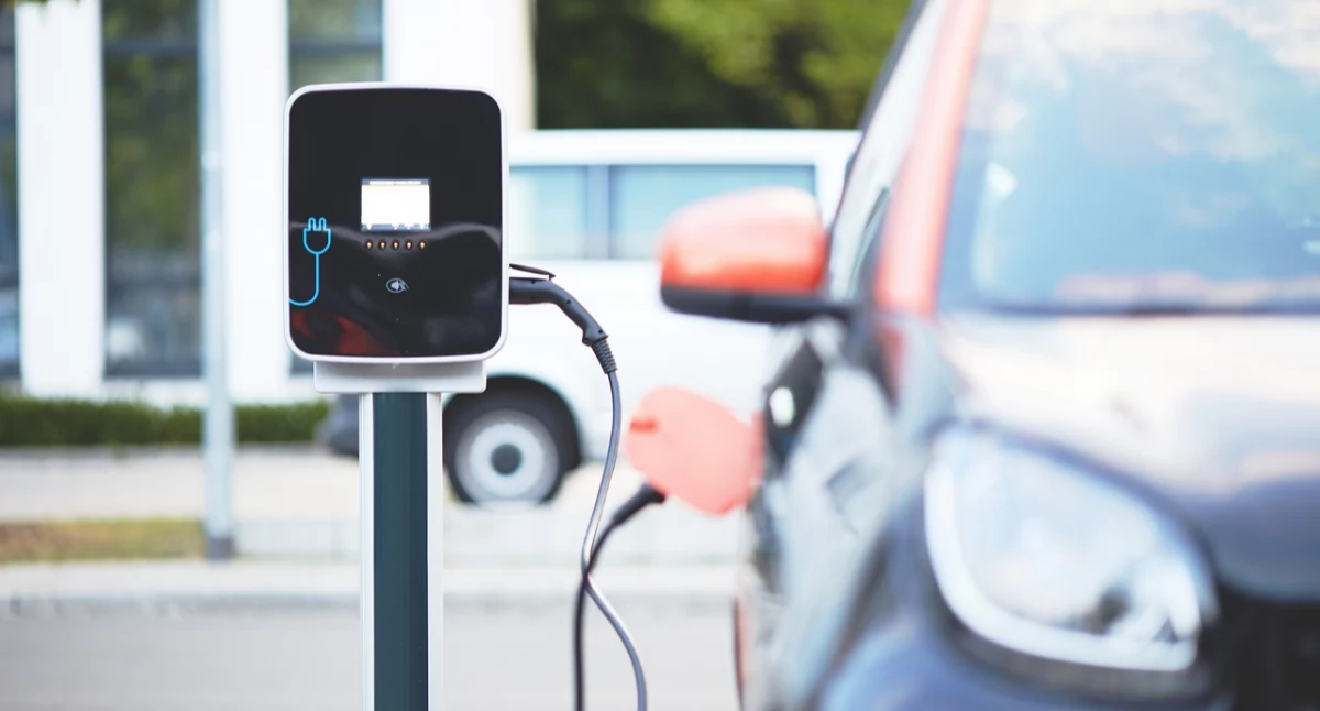 24wroclaw, Gdzie znaleźć stację ładowania elektryków - zdjęcie, fotografia