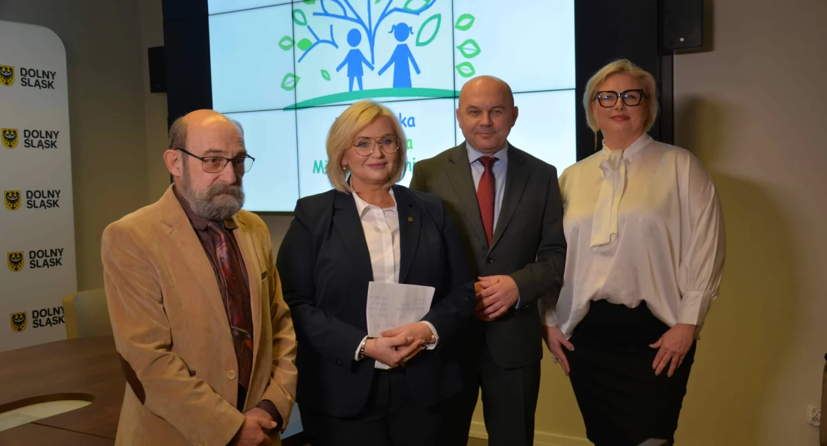 24wroclaw, Dolnośląska Inicjatywa Międzypokoleniowa - zdjęcie, fotografia