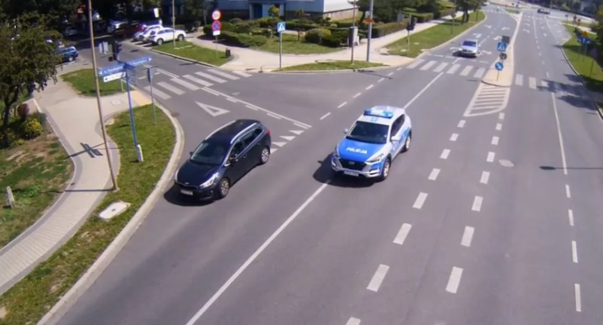 Interwencje, Eskorta życie miesięczne niemowlę uratowane dzięki wsparciu jaworskich policjantów - zdjęcie, fotografia