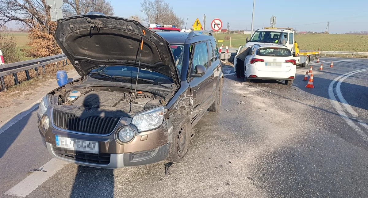 Autostrada A4, Kolizja dwóch osobówek węźle Kostomłoty - zdjęcie, fotografia