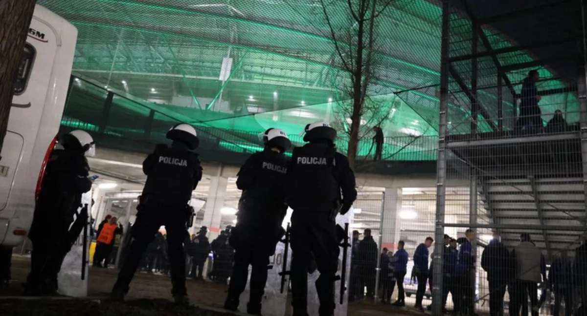 Interwencje, Zabezpieczenie meczu pomiędzy drużynami Śląsk Wrocław Poznań Zatrzymano osoby - zdjęcie, fotografia