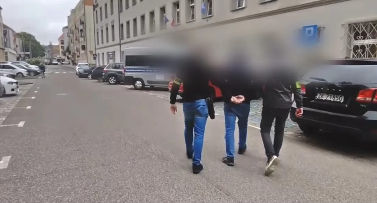 Interwencje, Zmieniał wygląd fałszował Przed policją ukrywał przez Zatrzymali dolnośląscy Łowcy Głów - zdjęcie, fotografia
