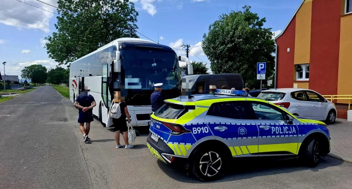 Interwencje, Mógł narazić życie dzieci Kierowca autokaru uprawnień zatrzymany przed wyjazdem Chorwacji - zdjęcie, fotografia