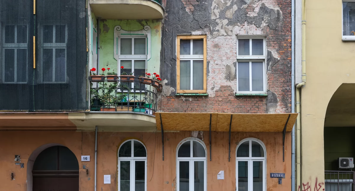 24wroclaw, PoWROty Kamienic kolejnych miejskich budynków idzie remontu - zdjęcie, fotografia