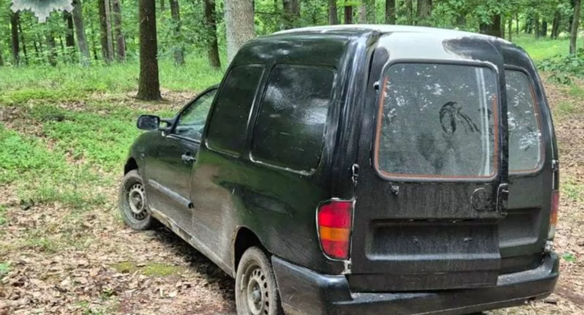 Interwencje, Policjanci zatrzymali latka który ukradł samochód chciał wracać pieszo - zdjęcie, fotografia
