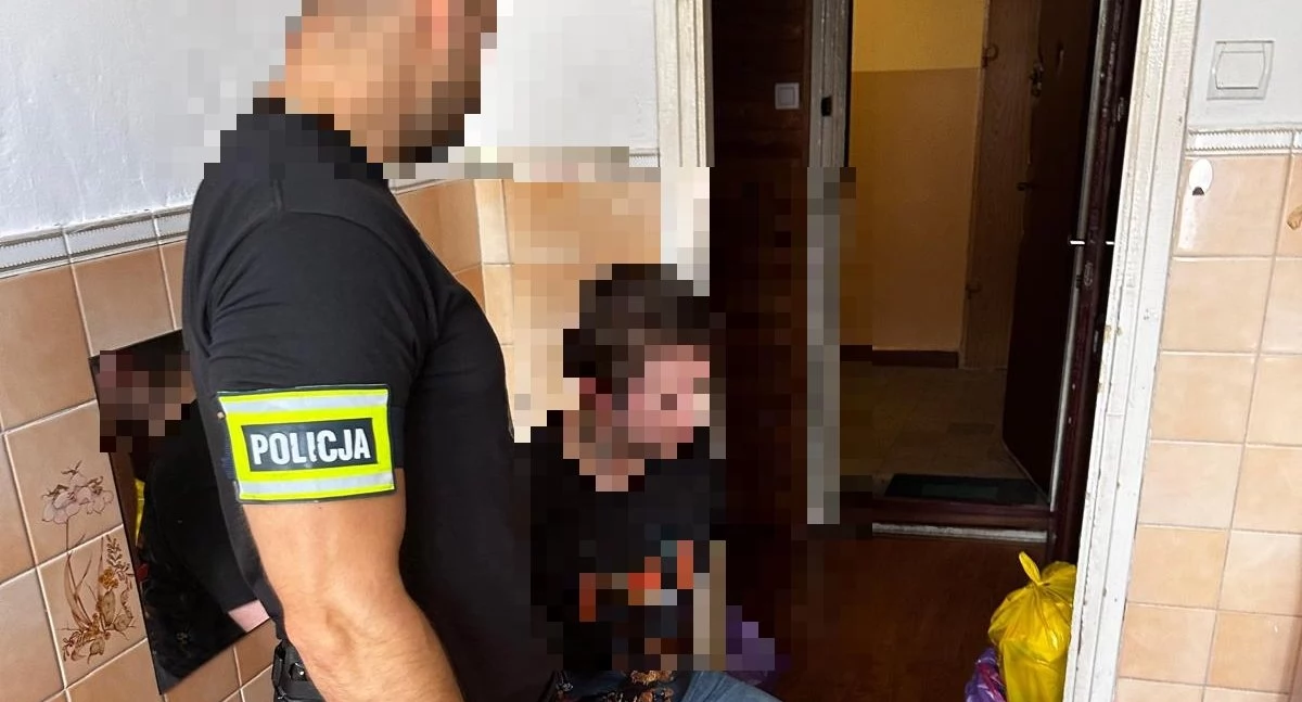 Interwencje, Cztery ukryciu Policjanci Dolnego Śląska dopadli oszusta internetowego - zdjęcie, fotografia