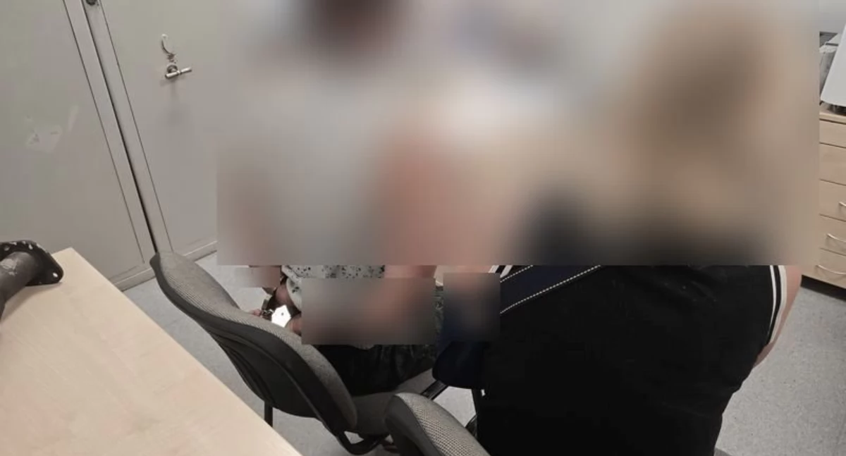 Interwencje, Okłamali kierowcę lawety Skradzione Renault wywieźli złomu - zdjęcie, fotografia