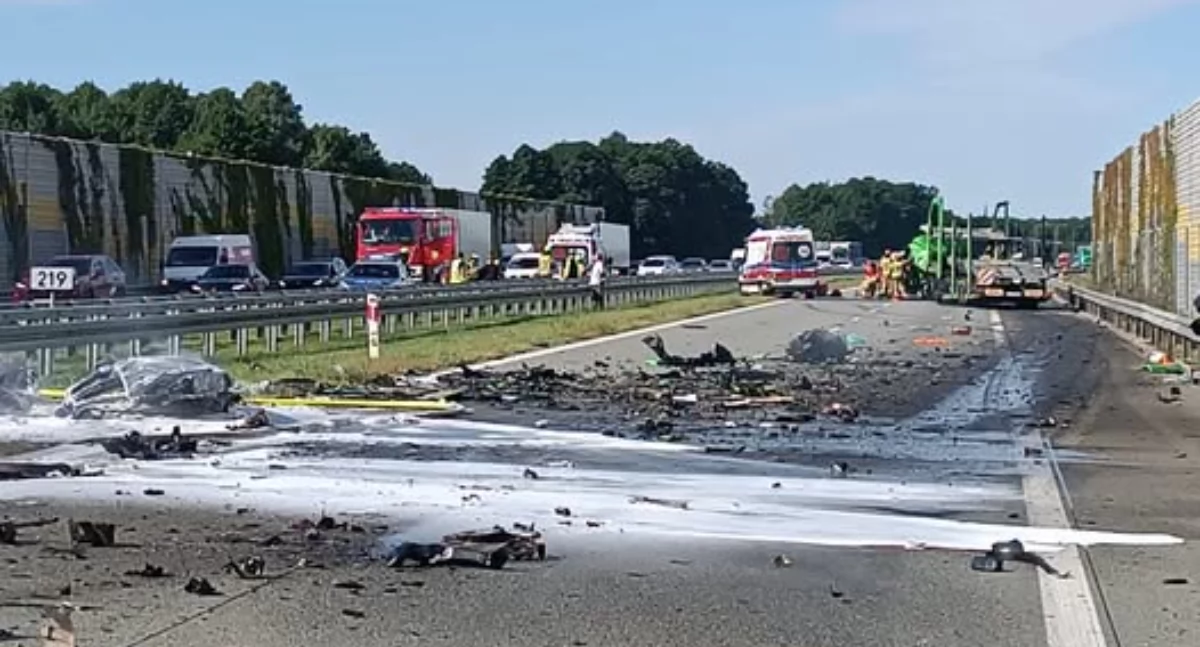 Wypadki drogowe, Tragiczny wypadek jechało prąd Kierowca poniósł śmierć miejscu - zdjęcie, fotografia