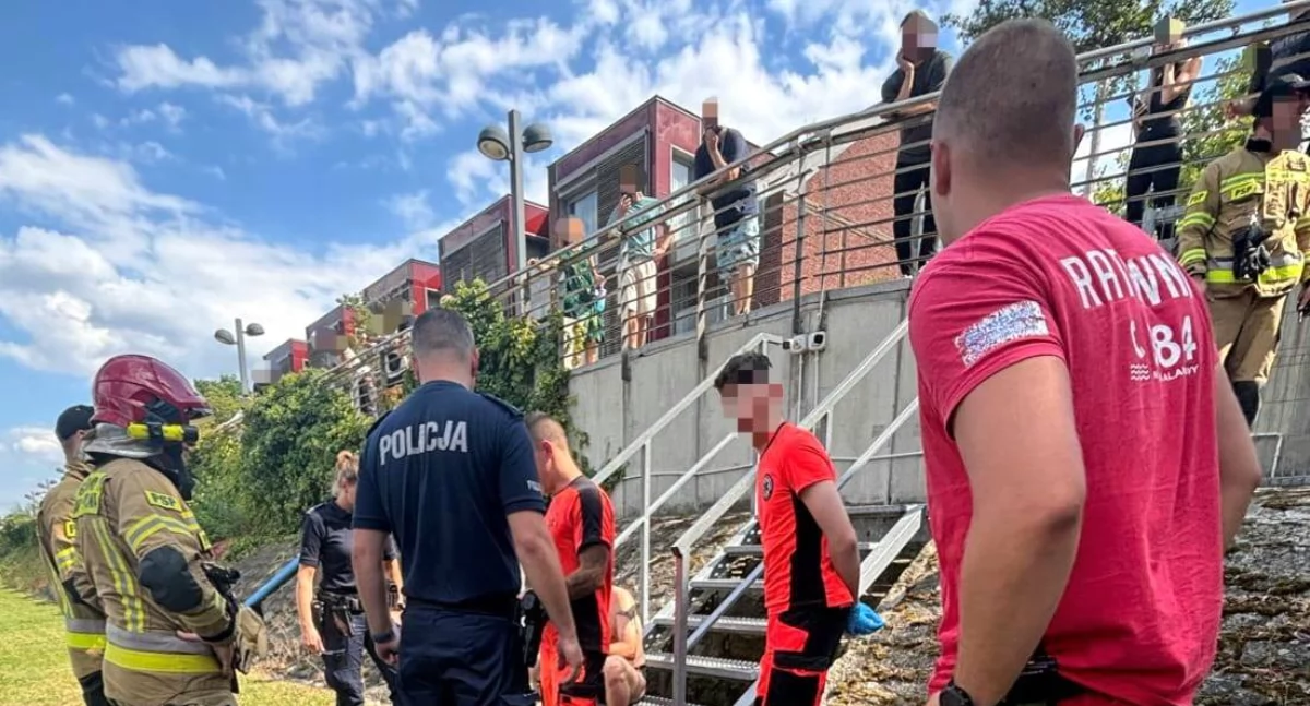 Interwencje, Pijany latek pływał alkoholu Odrze Błyskawiczna akcja - zdjęcie, fotografia