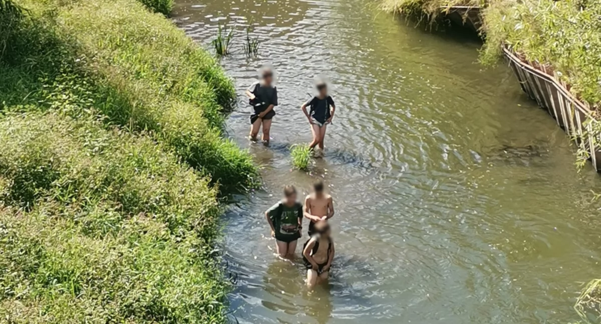 Interwencje, Sekundy dzieliły dramatu Nastolatkowie kąpali śmiertelnie niebezpiecznym miejscu - zdjęcie, fotografia