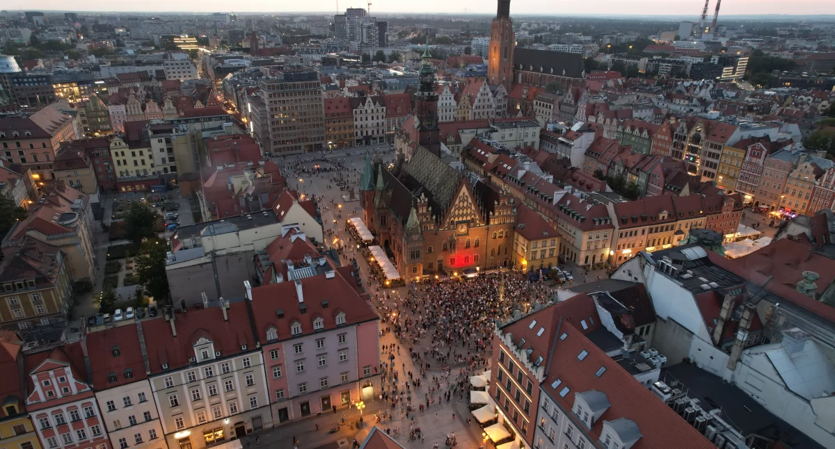 24wroclaw, Potańcówka pojednania taneczne zakończenie sercu Wrocławia - zdjęcie, fotografia