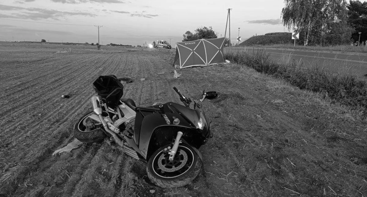 Wypadki drogowe, Czarna niedziela powiecie milickim letni motocyklista zginął miejscu latek został przetransportowany szpitala - zdjęcie, fotografia