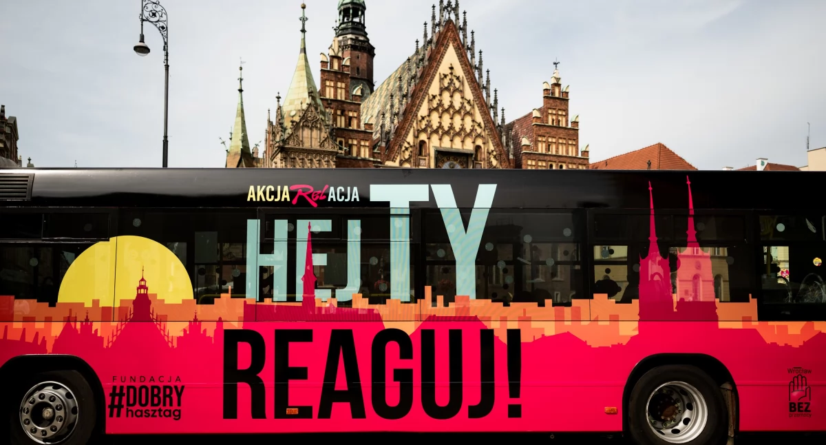 Miasto, „HejTy Reaguj!” kampania mówieniu „dość” hejtowi Wrocław rozpoczyna dziś więcej kampanię społeczną Rozpoczyna wspólny miejski który przez najbliższe tygodnie będzie obecny całym mieście - zdjęcie, fotografia