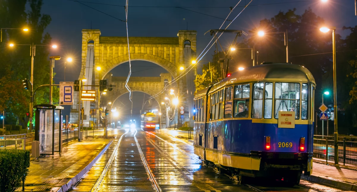 Miasto, Październikowa tramwajami najbliższy weekend - zdjęcie, fotografia