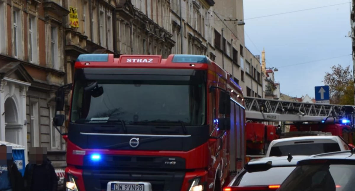  Pożary, Pożar kamienicy Haukego Bosaka Wrocławiu Poszkodowana została jedna osoba - zdjęcie, fotografia