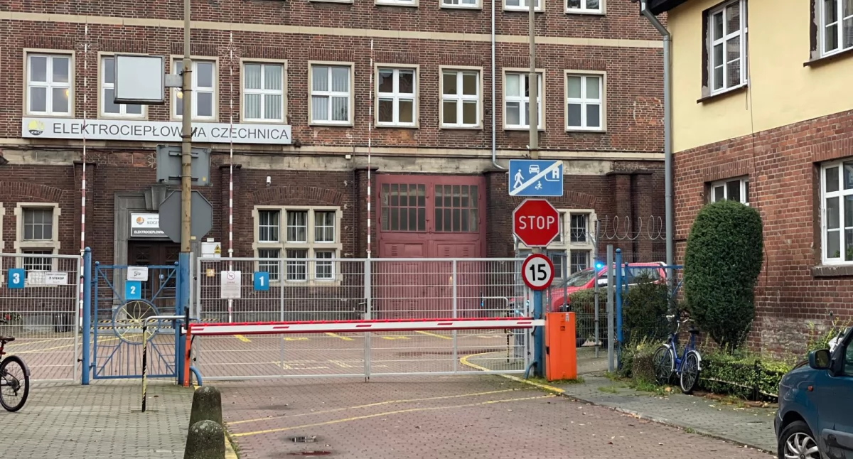 Rozszczelnienie zbiornika z kwasem solnym w elektrociepłowni w Siechnicach