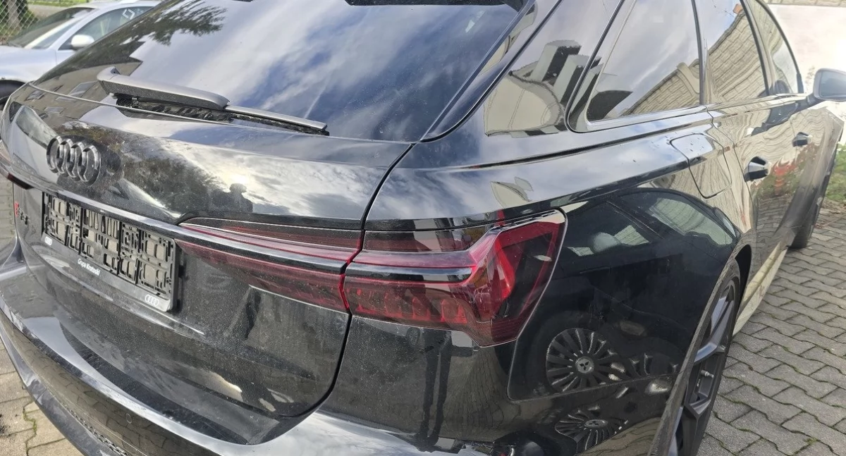 Skradzione w Niemczech, odzyskane w Bolesławcu. Audi RS6 warte fortunę wraca do właściciela