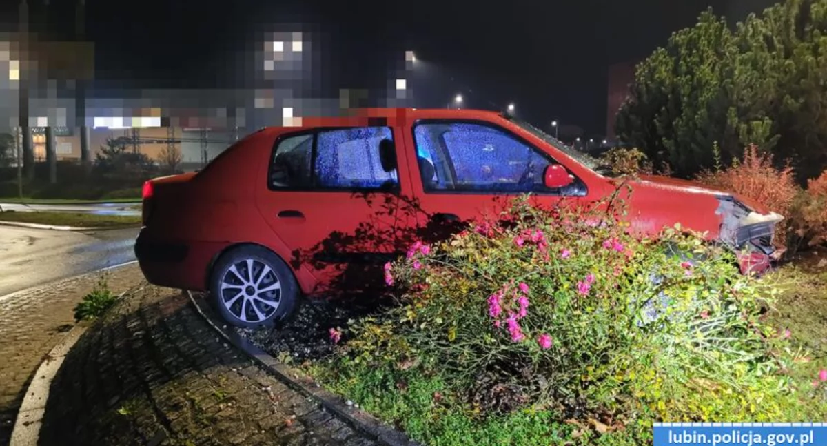 Interwencje, Uciekał słoikiem marihuany pijany prawa jazdy - zdjęcie, fotografia