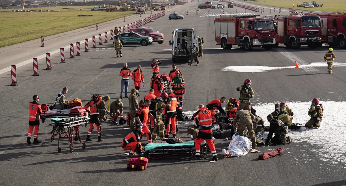24wroclaw, Ćwiczenia służb ratowniczych Porcie Lotniczym Wrocław - zdjęcie, fotografia