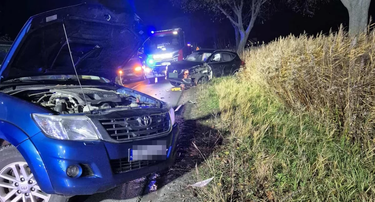Poważny wypadek między Łanami a Dobrzykowicami. Dwie osoby trafiły do szpitala