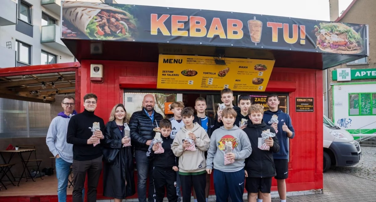 Bruno i ekipa wszamali kebsa z Jackiem Sutrykiem. Wrocławska Klecina w akcji viralowego wyzwania