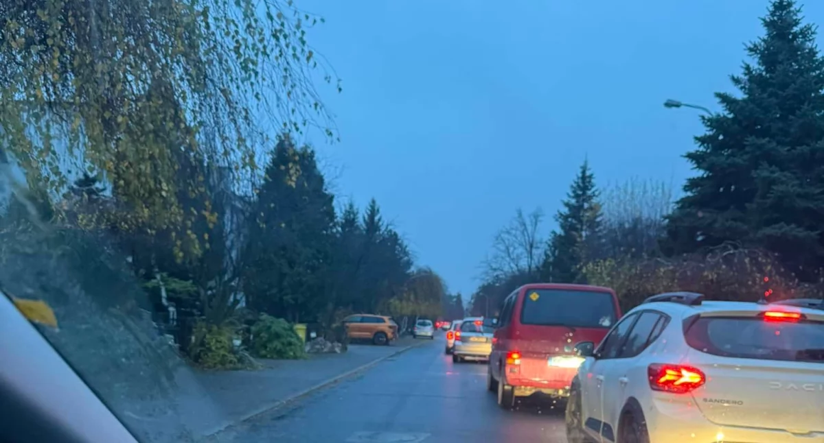 Wschód Wrocławia stanął w korkach. Budowa TAT sparaliżowała codzienne życie. Tak się nie da żyć- alarmują mieszkańcy