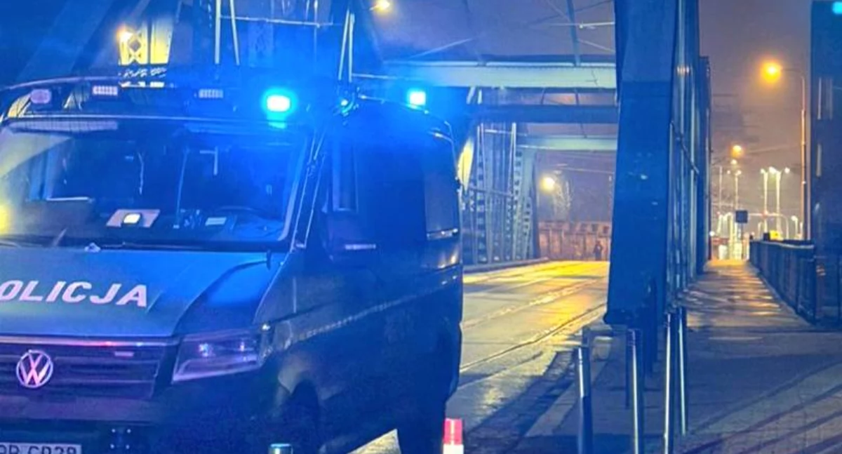 Wrocław. Nocna akcja służb. Półnaga kobieta znaleziona przy Moście Sikorskiego