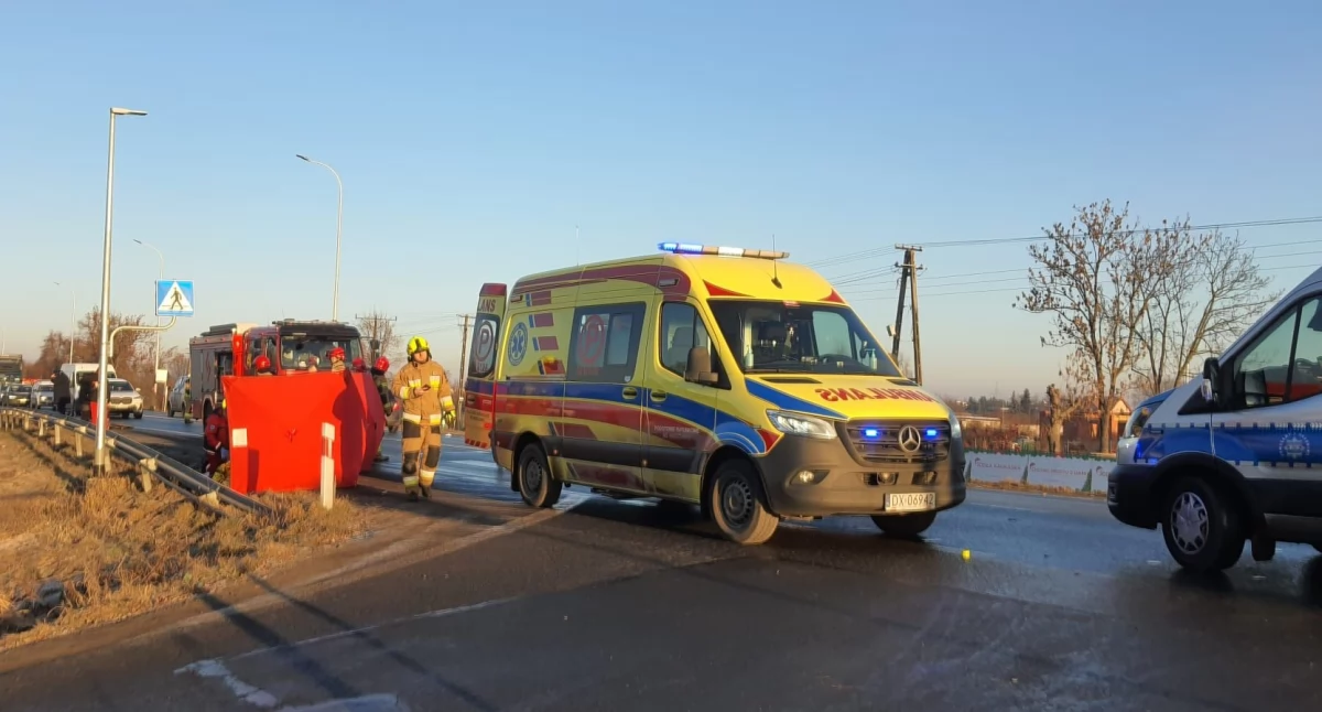 Interwencje, Tragiczny wypadek Radwanicach żyje letni rowerzysta - zdjęcie, fotografia
