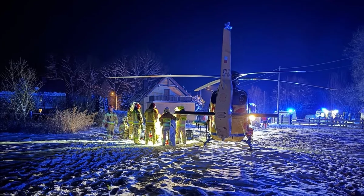 Interwencje, Dramatyczny wypadek Kondratowie Ciągnik przygniótł mężczyznę interweniował śmigłowiec - zdjęcie, fotografia