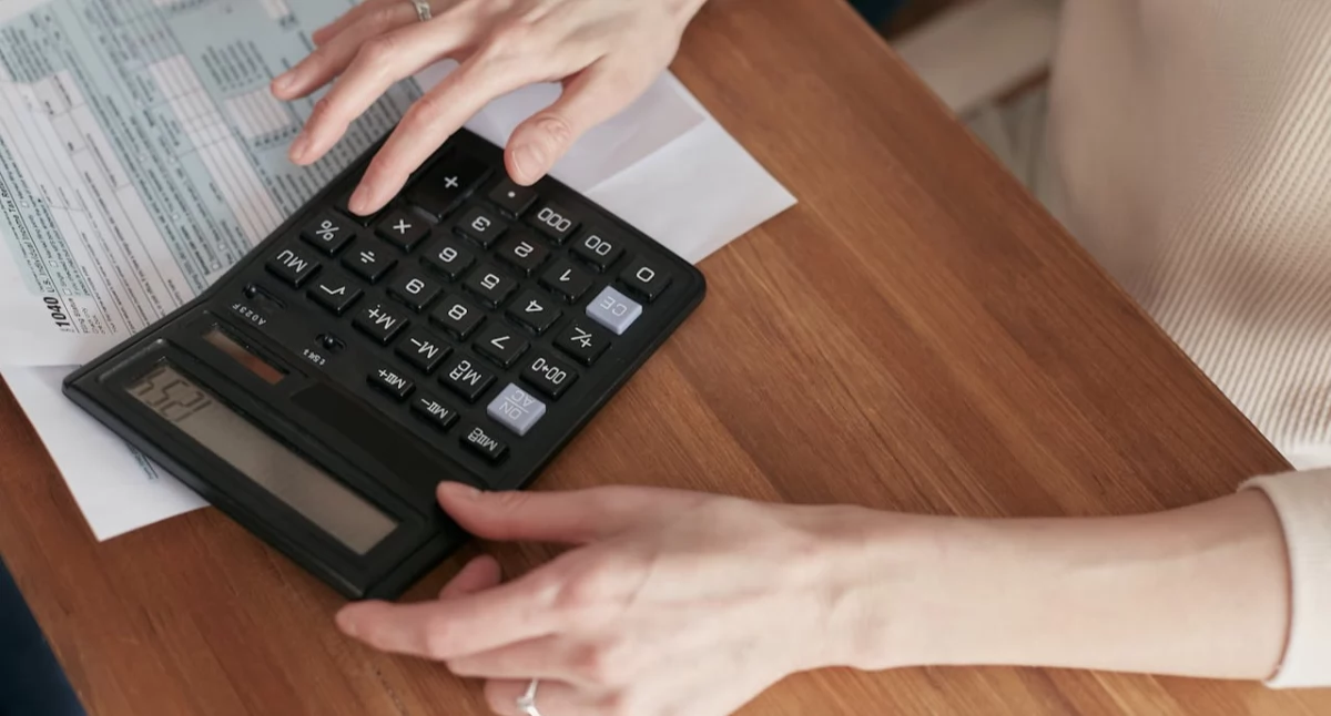 Dom i Ogród, Wpływ rodzaju stolarki drewno aluminium) wysokość dofinansowania - zdjęcie, fotografia