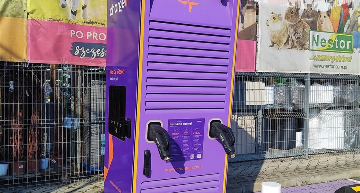 Interwencje, Kolejna kradzież kabli stacji ładowania Królewieckiej Wrocławiu Mieszkańcy proszeni czujność - zdjęcie, fotografia